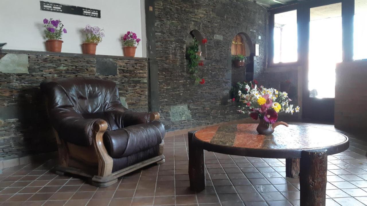 Hotel Rocky Island Kazbegi Exterior foto