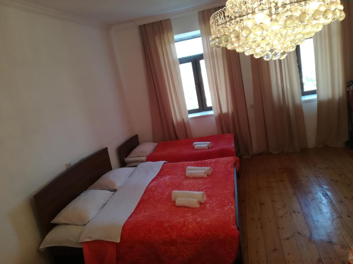Hotel Rocky Island Kazbegi Exterior foto