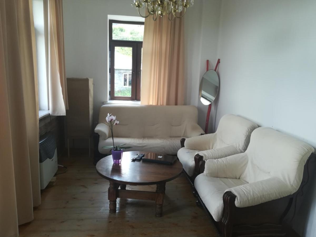 Hotel Rocky Island Kazbegi Exterior foto