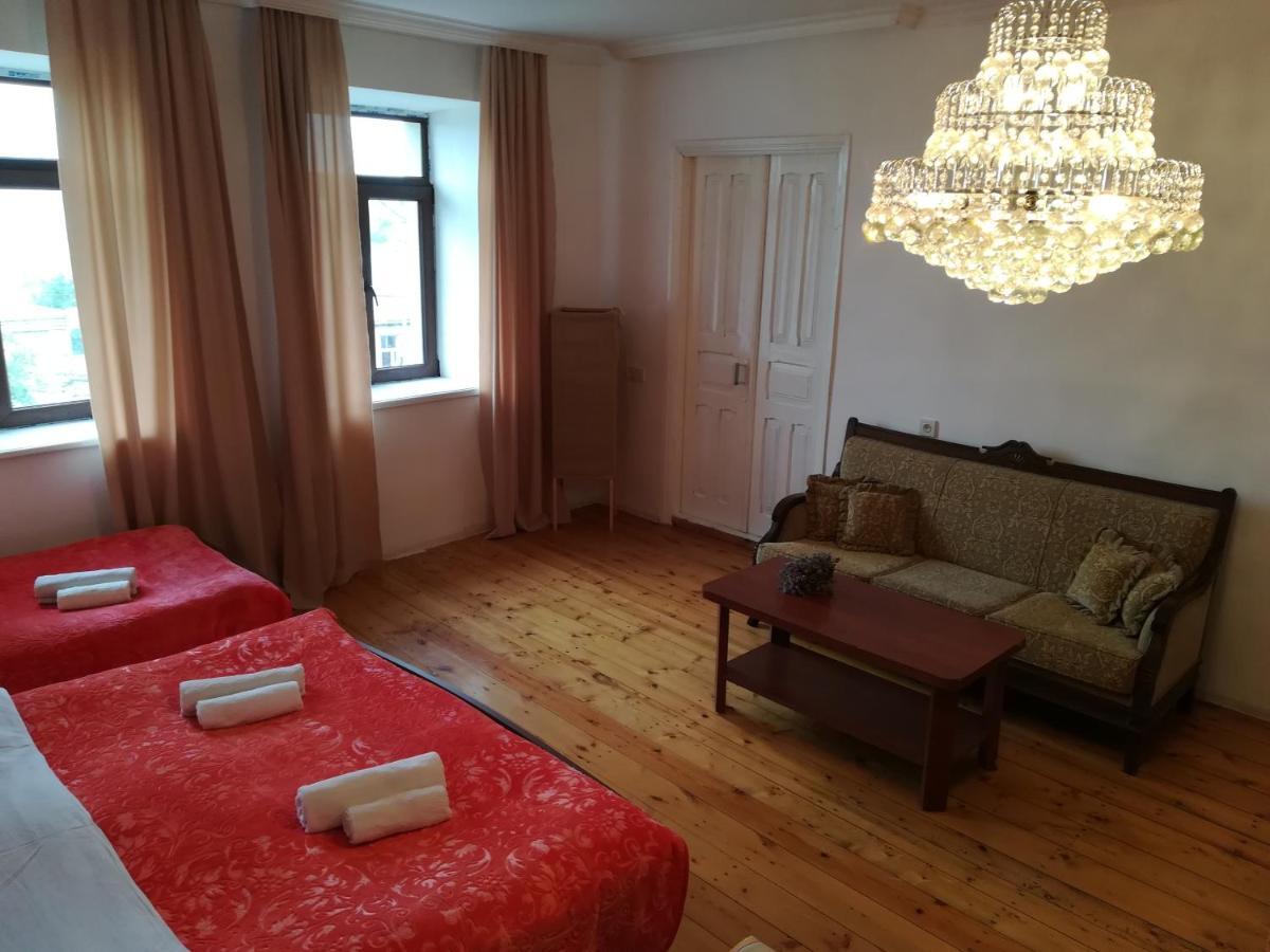 Hotel Rocky Island Kazbegi Exterior foto