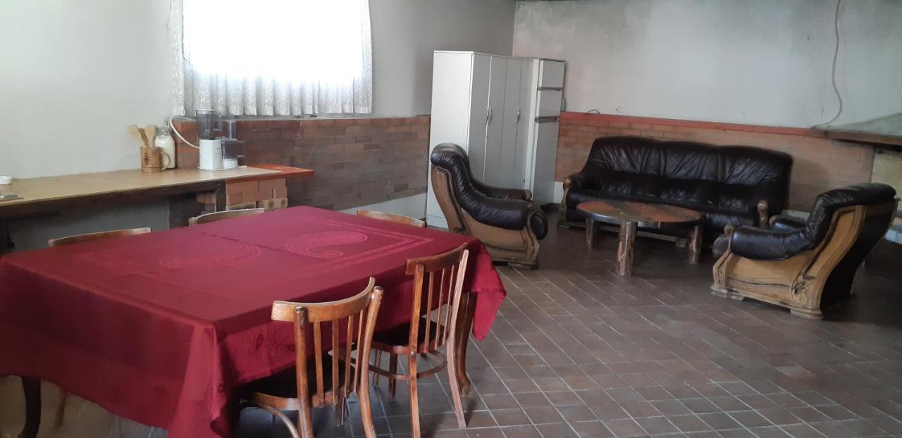 Hotel Rocky Island Kazbegi Exterior foto